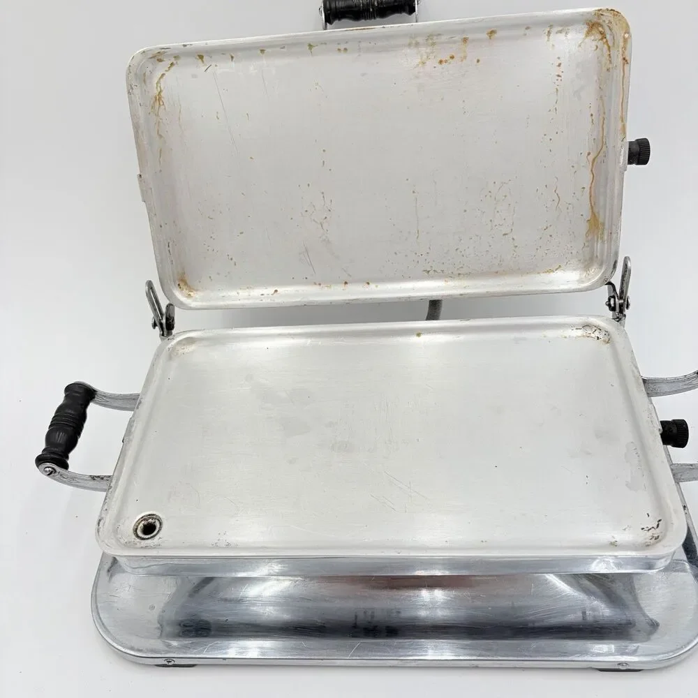 UNIVERSAL Electric Waffle Iron Grill E7360E LANDERS FRARY & CLARK Tested Works